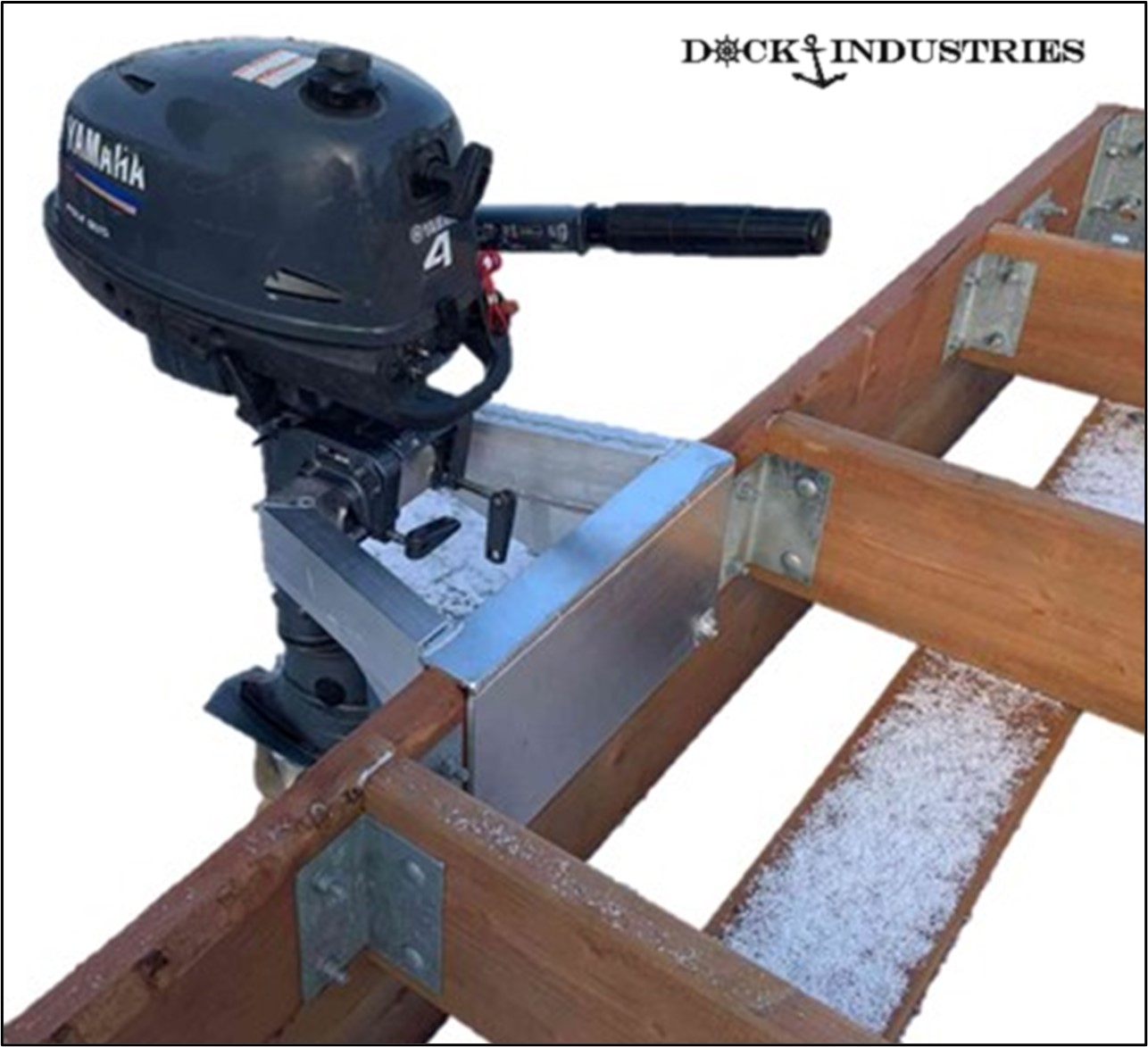 Offset aluminum outboard motor mount